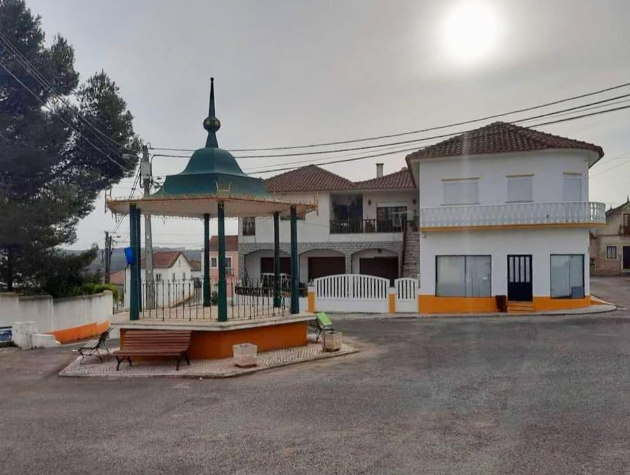Casa Do Ninho - Entre O Campo E A Praia Cadaval Bagian luar foto